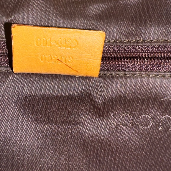 Gucci Vintage Handbag Monogram Gold Hardware - Picture 16 of 16